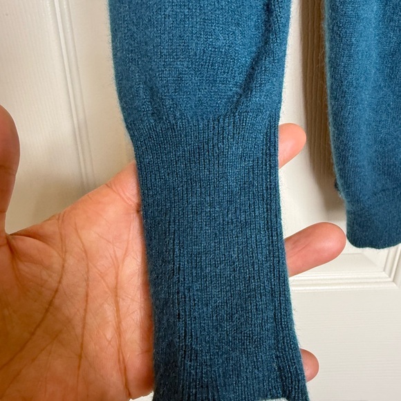 PURE Ccllection 100% Cashmere Teal Turtleneck Sweater Size 8/10 M Cozy Luxury - Picture 4 of 11